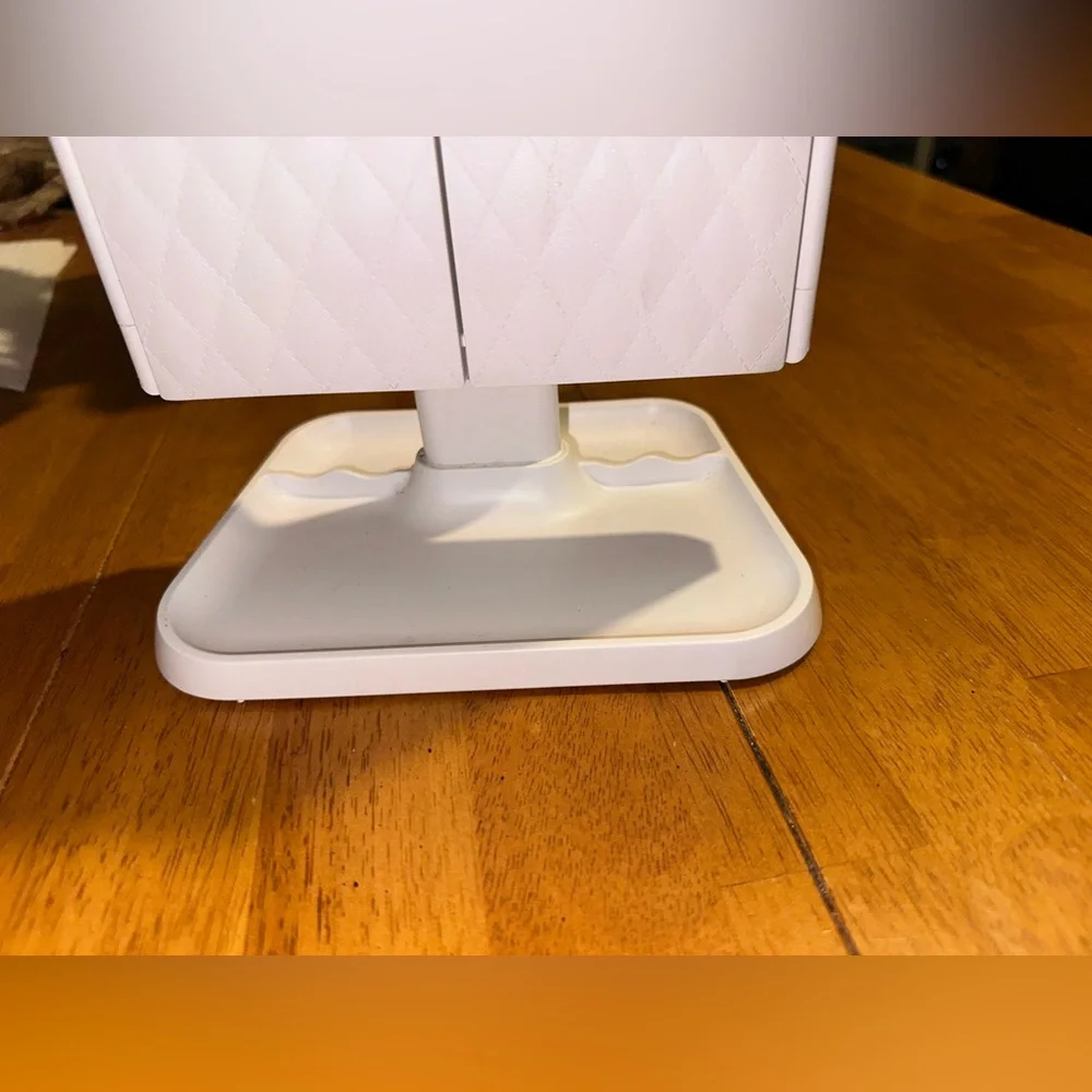 LED light up standup mirror